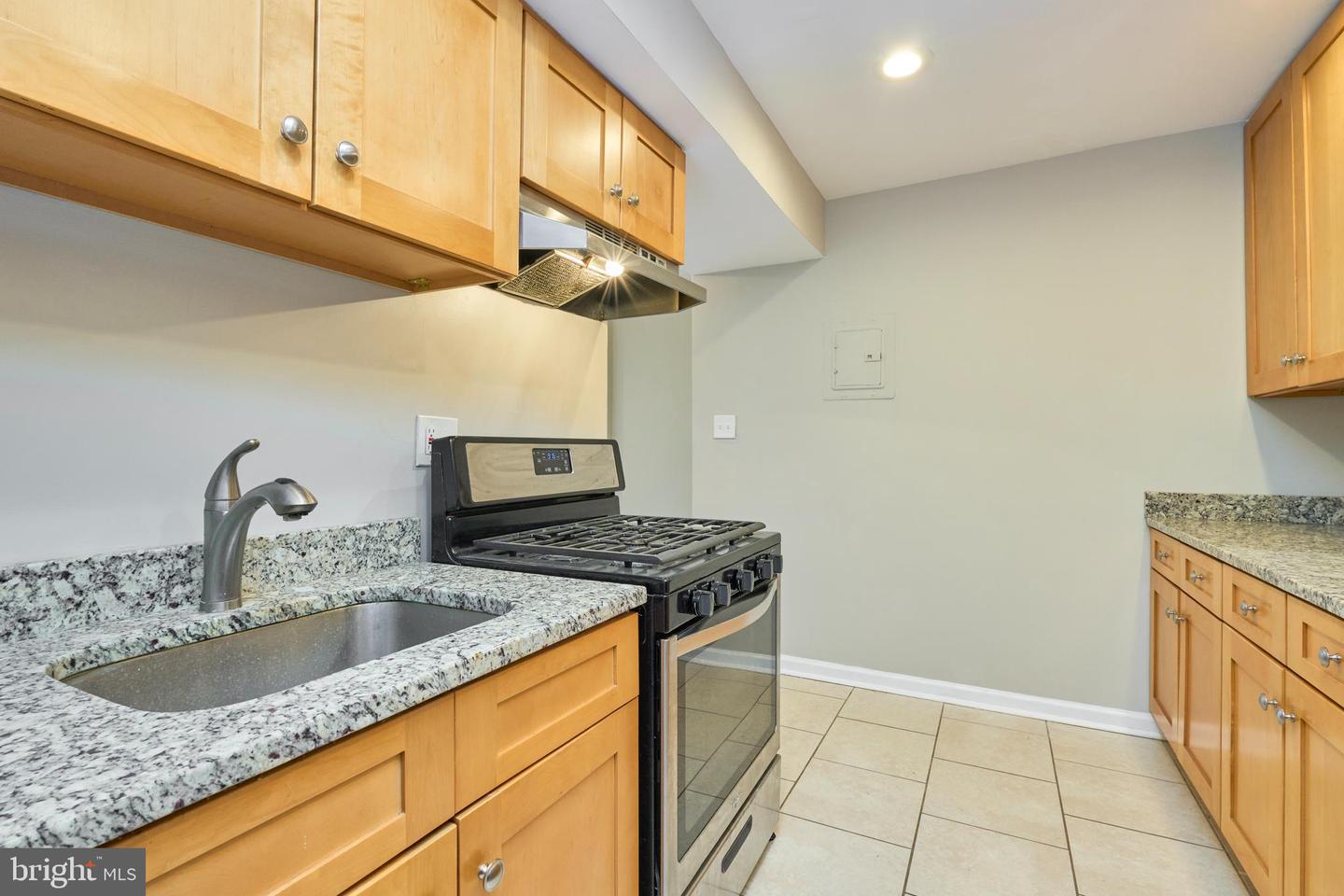 156 HAYCOCK RD #A-6, FALLS CHURCH, Virginia 22046, 1 Bedroom Bedrooms, ,1 BathroomBathrooms,Residential,For sale,156 HAYCOCK RD #A-6,VAFA2003550 MLS # VAFA2003550