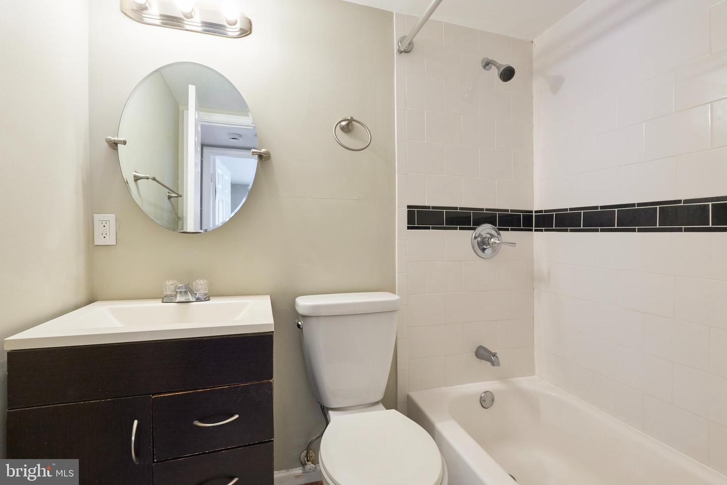 156 HAYCOCK RD #A-6, FALLS CHURCH, Virginia 22046, 1 Bedroom Bedrooms, ,1 BathroomBathrooms,Residential,For sale,156 HAYCOCK RD #A-6,VAFA2003550 MLS # VAFA2003550