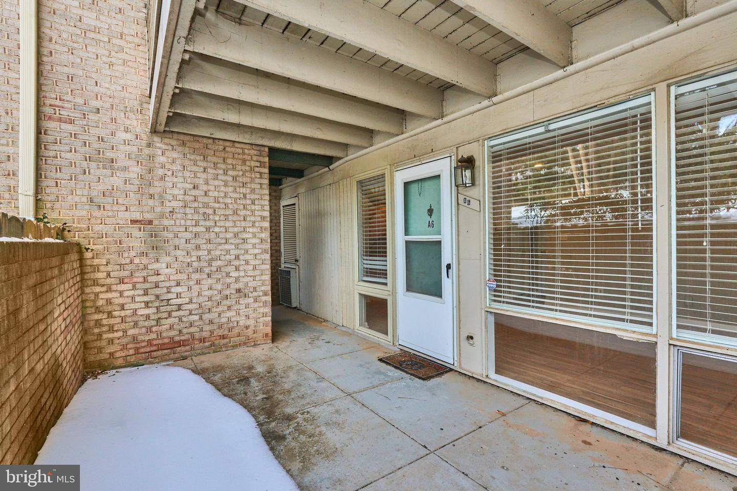 156 HAYCOCK RD #A-6, FALLS CHURCH, Virginia 22046, 1 Bedroom Bedrooms, ,1 BathroomBathrooms,Residential,For sale,156 HAYCOCK RD #A-6,VAFA2003550 MLS # VAFA2003550