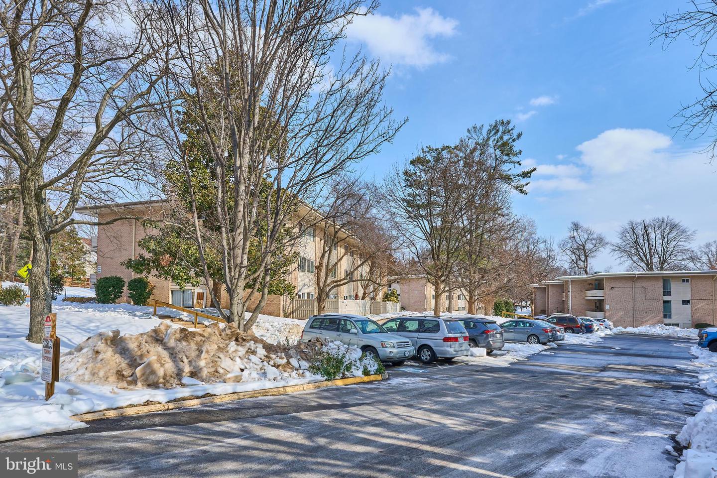 156 HAYCOCK RD #A-6, FALLS CHURCH, Virginia 22046, 1 Bedroom Bedrooms, ,1 BathroomBathrooms,Residential,For sale,156 HAYCOCK RD #A-6,VAFA2003550 MLS # VAFA2003550