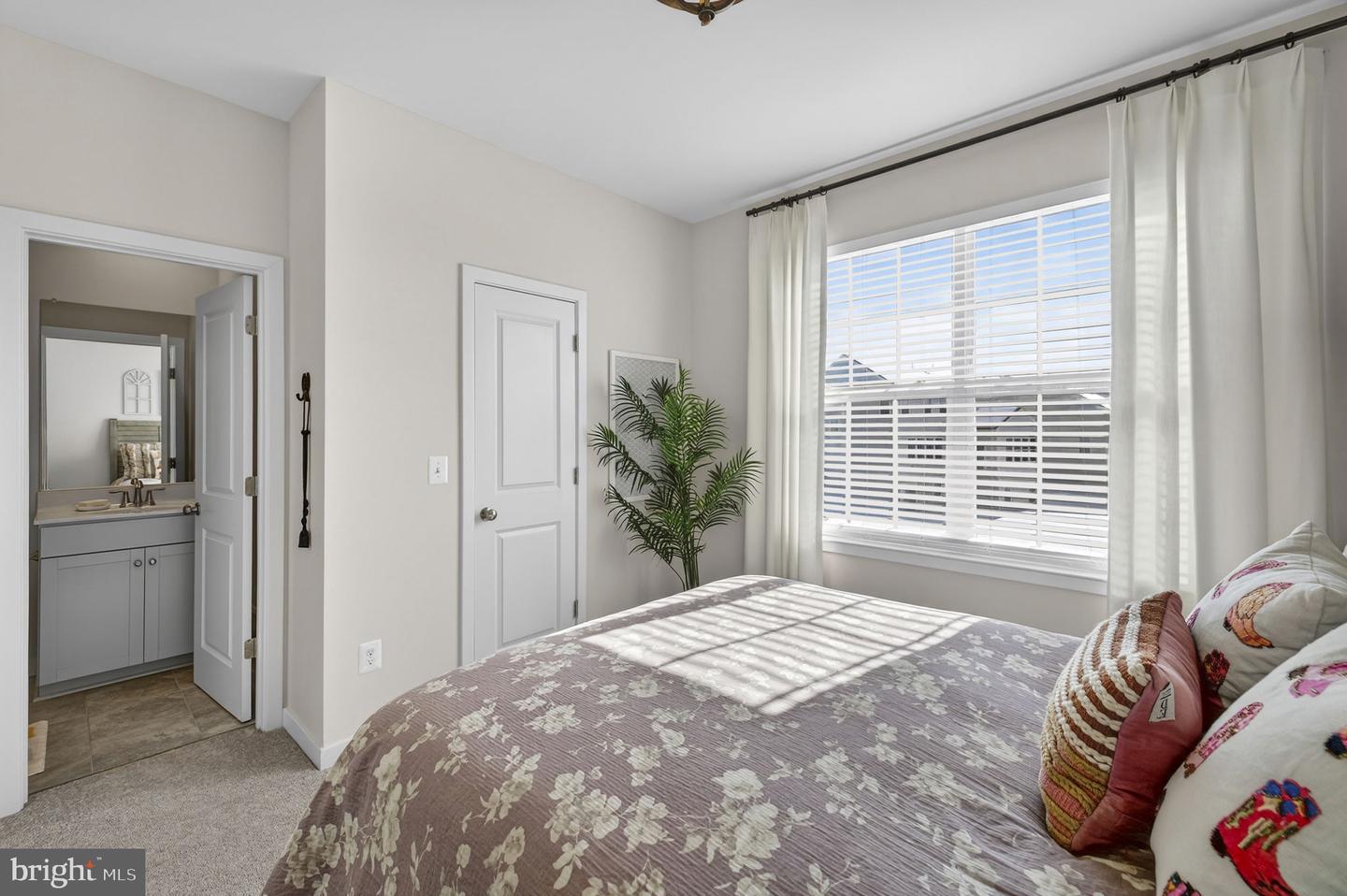 236 LEHIGH DR, WINCHESTER, Virginia 22602, 5 Bedrooms Bedrooms, ,4 BathroomsBathrooms,Residential,For sale,236 LEHIGH DR,VAFV2039318 MLS # VAFV2039318