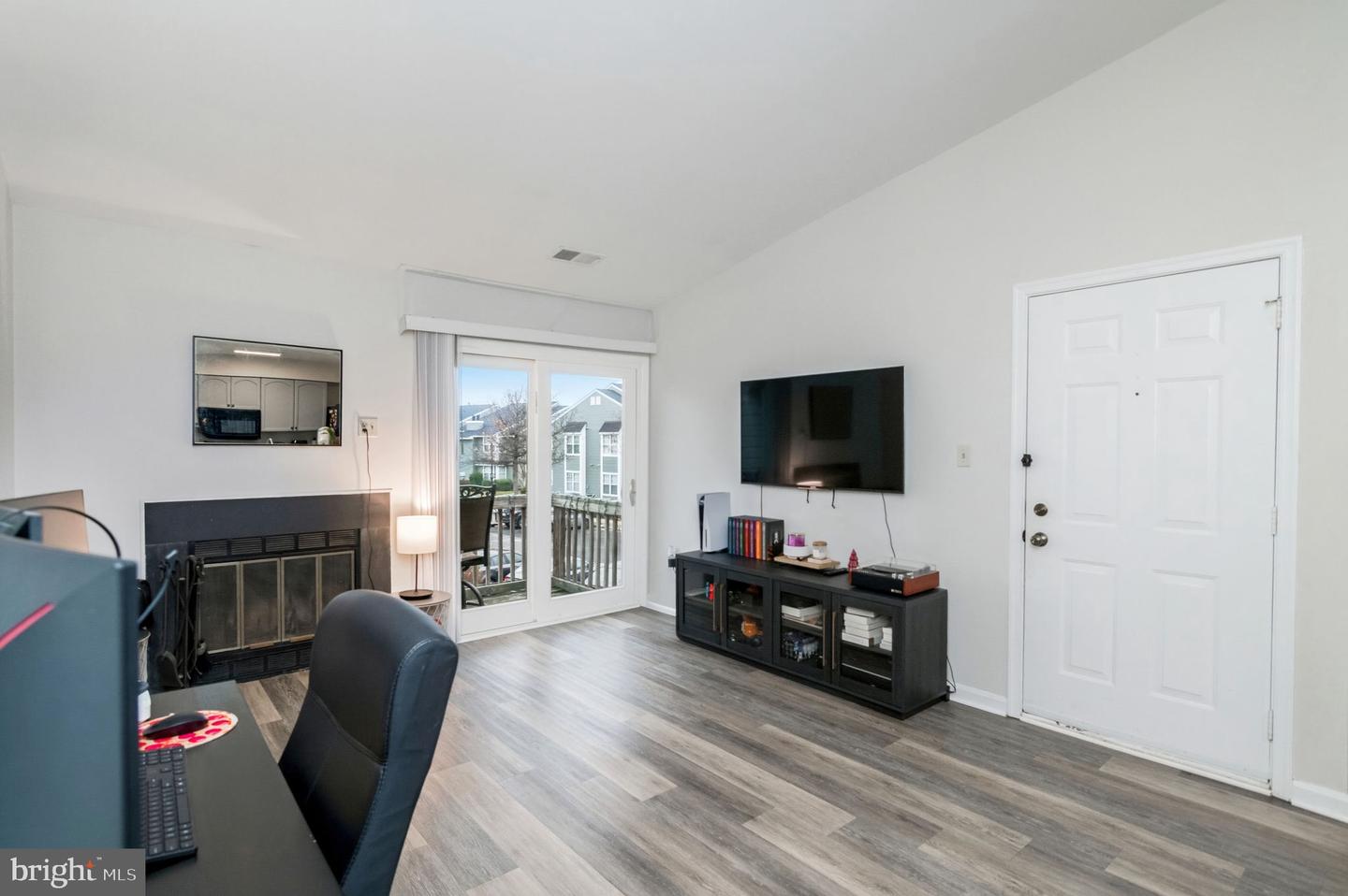 8610-D BEEKMAN PL #10D, ALEXANDRIA, Virginia 22309, 1 Bedroom Bedrooms, ,1 BathroomBathrooms,Residential,For sale,8610-D BEEKMAN PL #10D,VAFX2288496 MLS # VAFX2288496