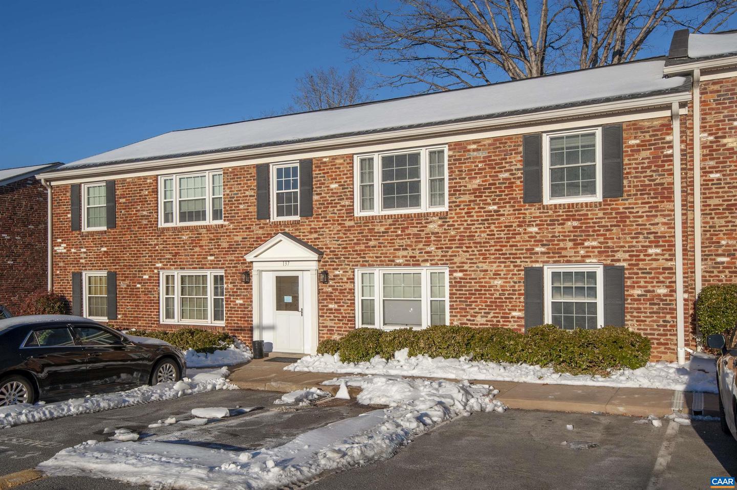 137 HESSIAN HILLS CIR #3, CHARLOTTESVILLE, Virginia 22901, 2 Bedrooms Bedrooms, ,1 BathroomBathrooms,Residential,For sale,137 HESSIAN HILLS CIR #3,672937 MLS # 672937