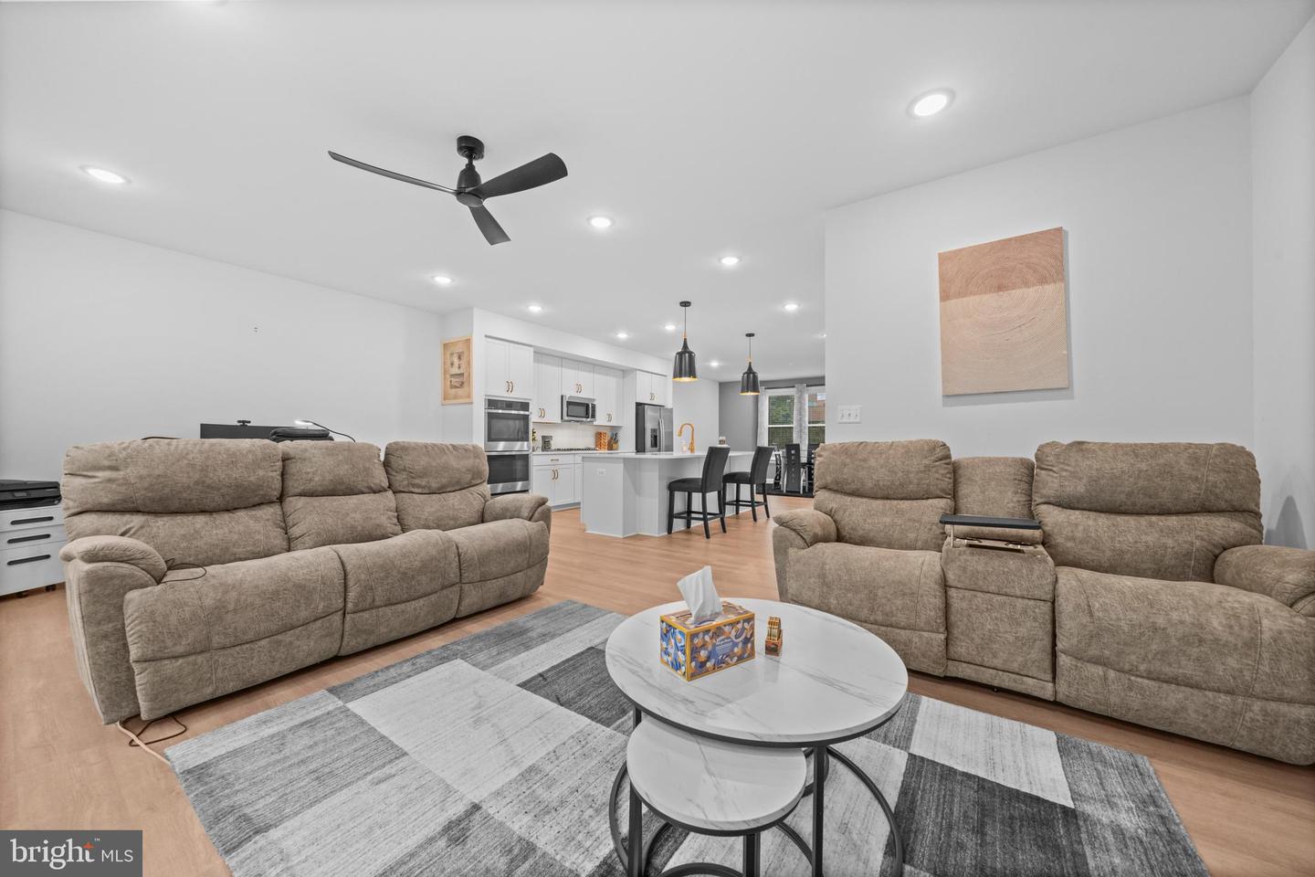 14303 YESLER AVE, CHANTILLY, Virginia 20151, 3 Bedrooms Bedrooms, 8 Rooms Rooms,2 BathroomsBathrooms,Residential,For sale,14303 YESLER AVE,VAFX2288504 MLS # VAFX2288504