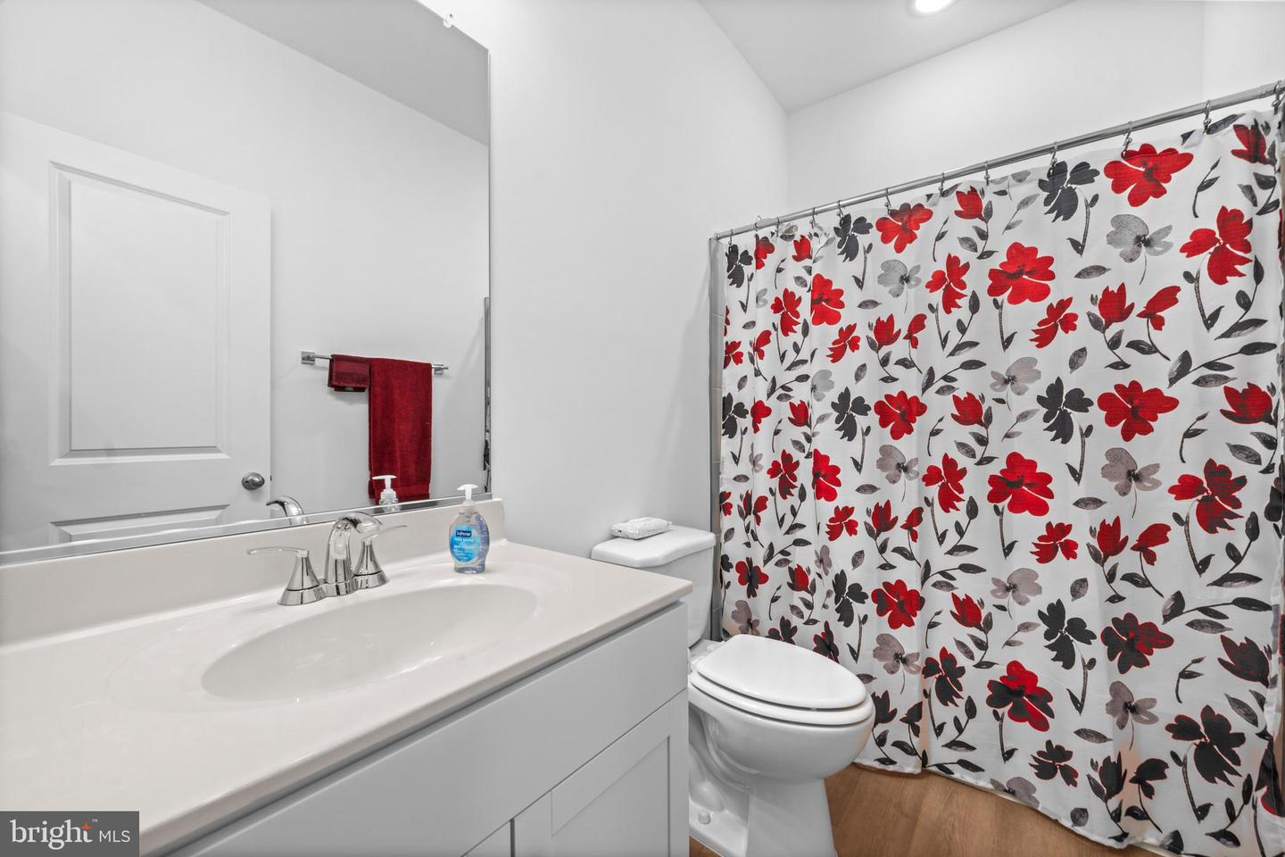 14303 YESLER AVE, CHANTILLY, Virginia 20151, 3 Bedrooms Bedrooms, 8 Rooms Rooms,2 BathroomsBathrooms,Residential,For sale,14303 YESLER AVE,VAFX2288504 MLS # VAFX2288504