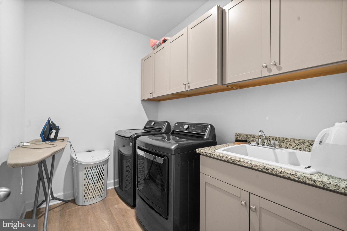 14303 YESLER AVE, CHANTILLY, Virginia 20151, 3 Bedrooms Bedrooms, 8 Rooms Rooms,2 BathroomsBathrooms,Residential,For sale,14303 YESLER AVE,VAFX2288504 MLS # VAFX2288504