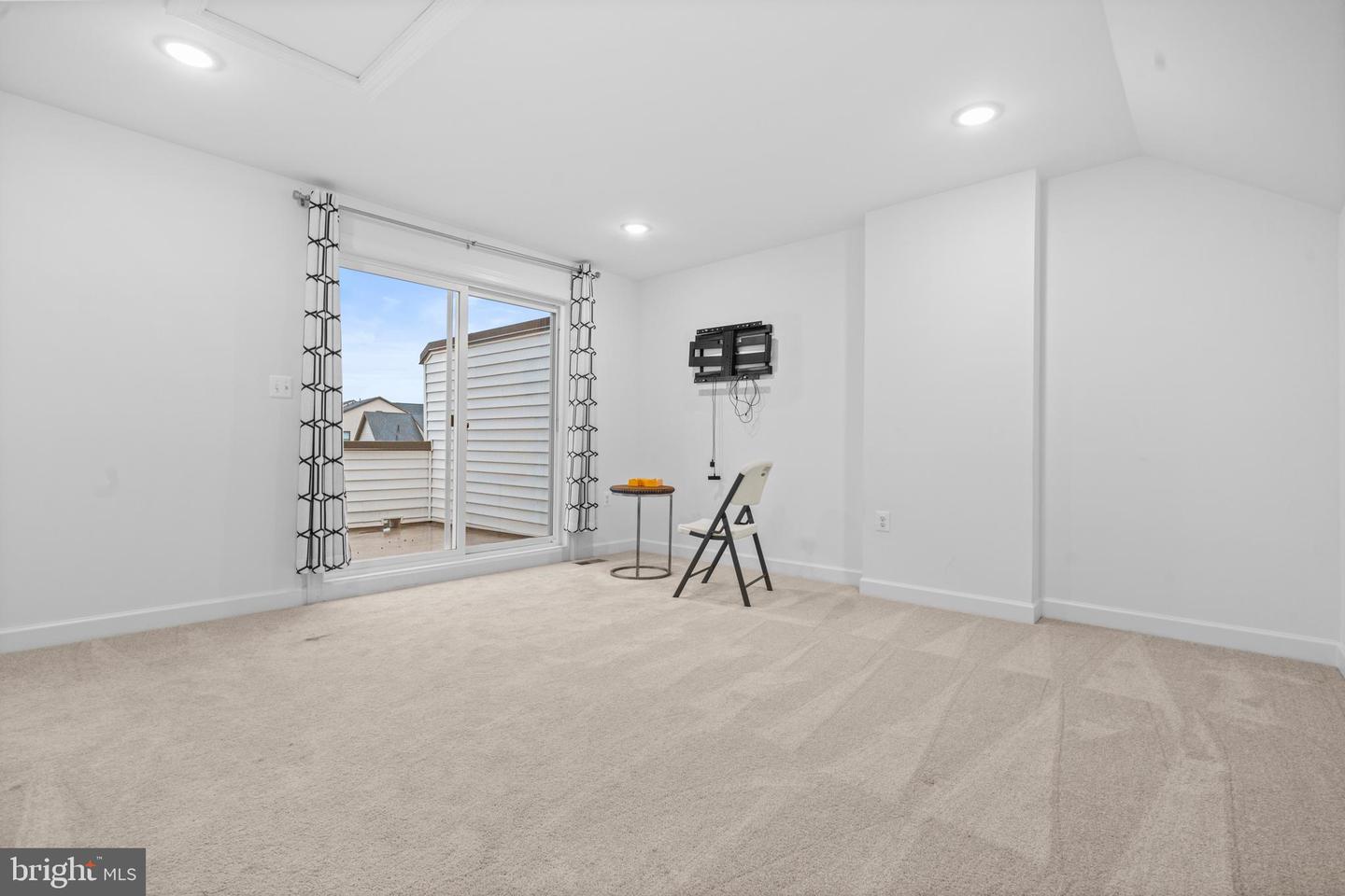 14303 YESLER AVE, CHANTILLY, Virginia 20151, 3 Bedrooms Bedrooms, 8 Rooms Rooms,2 BathroomsBathrooms,Residential,For sale,14303 YESLER AVE,VAFX2288504 MLS # VAFX2288504