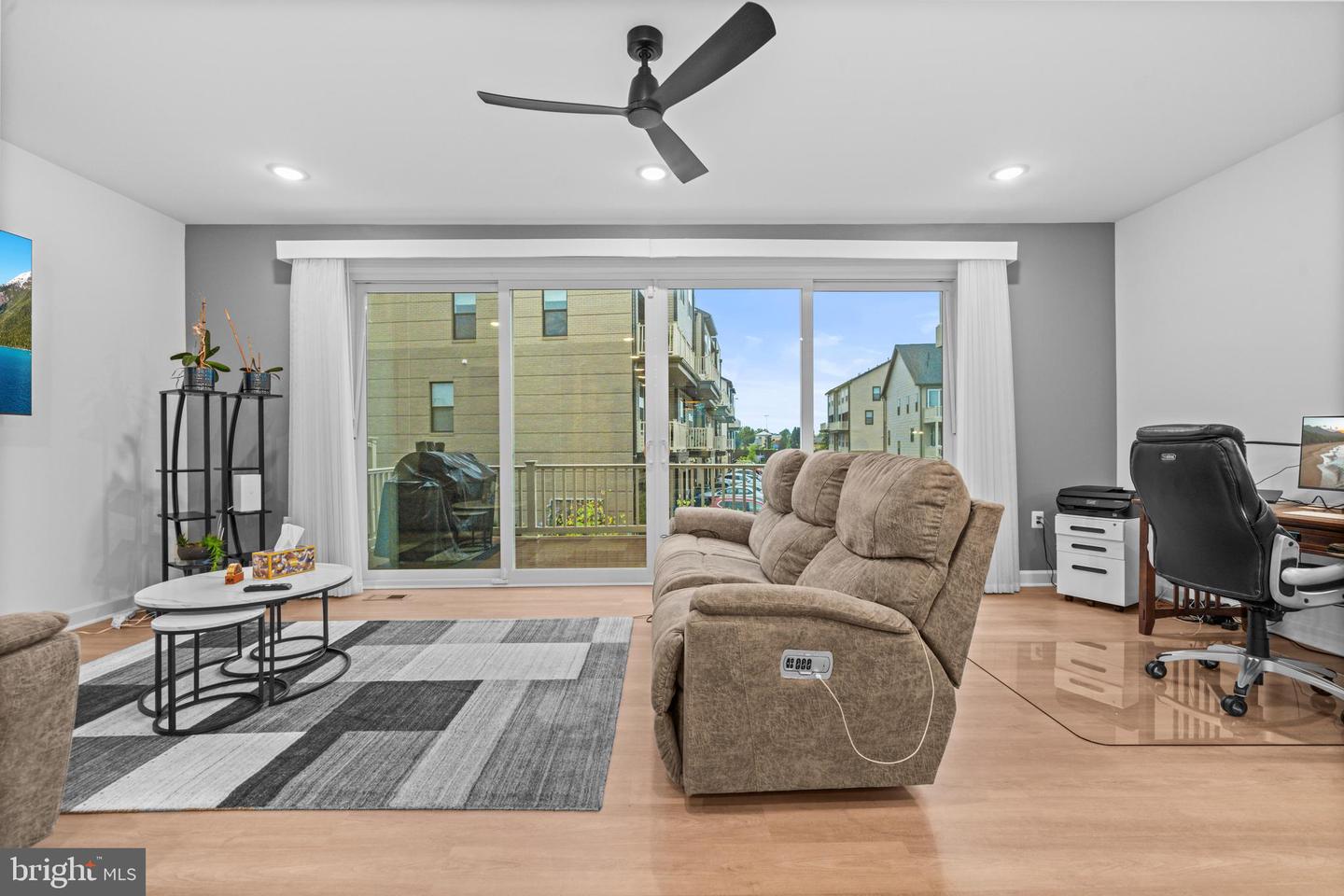 14303 YESLER AVE, CHANTILLY, Virginia 20151, 3 Bedrooms Bedrooms, 8 Rooms Rooms,2 BathroomsBathrooms,Residential,For sale,14303 YESLER AVE,VAFX2288504 MLS # VAFX2288504