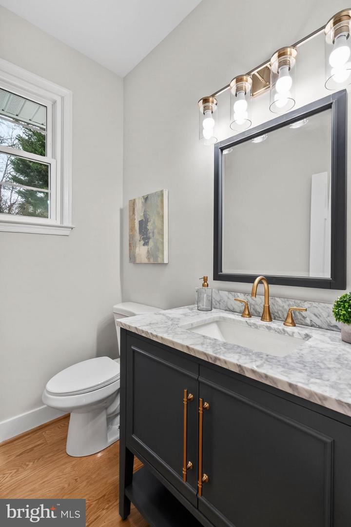 2678 OAKTON GLEN DR, VIENNA, Virginia 22181, 5 Bedrooms Bedrooms, ,3 BathroomsBathrooms,Residential,For sale,2678 OAKTON GLEN DR,VAFX2288252 MLS # VAFX2288252