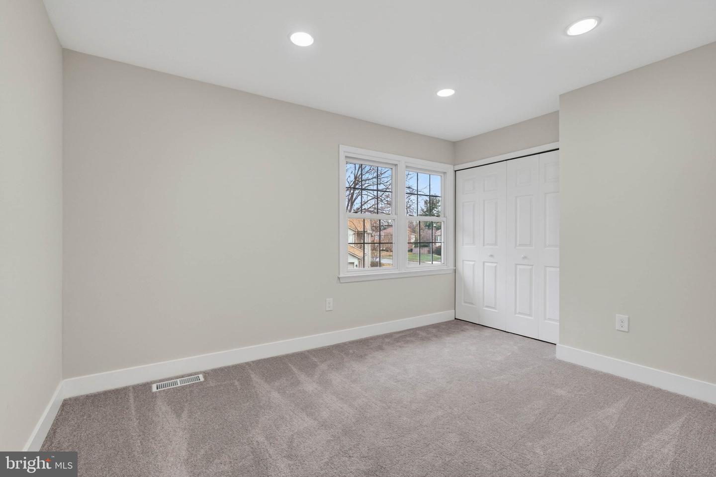 2678 OAKTON GLEN DR, VIENNA, Virginia 22181, 5 Bedrooms Bedrooms, ,3 BathroomsBathrooms,Residential,For sale,2678 OAKTON GLEN DR,VAFX2288252 MLS # VAFX2288252