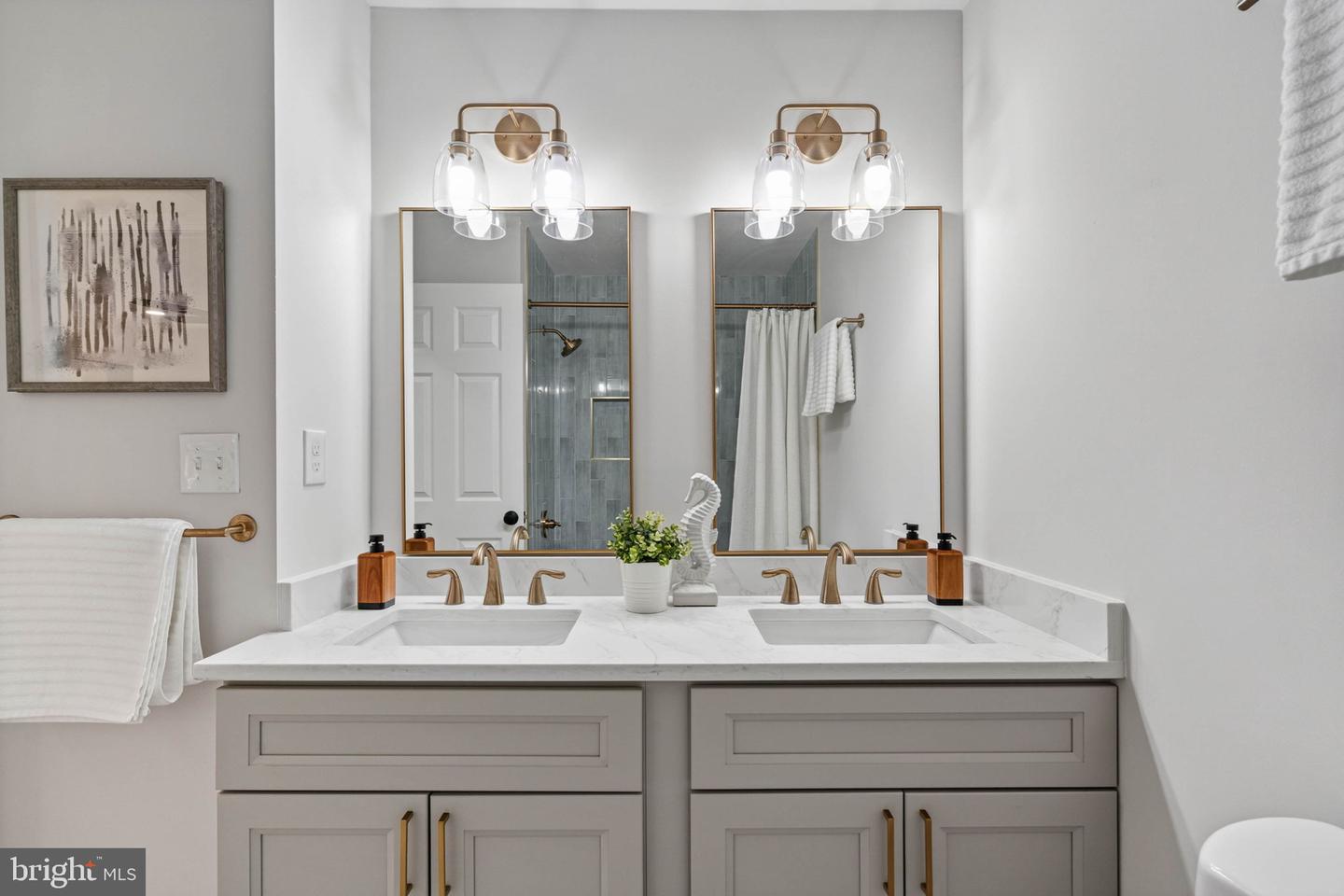 2678 OAKTON GLEN DR, VIENNA, Virginia 22181, 5 Bedrooms Bedrooms, ,3 BathroomsBathrooms,Residential,For sale,2678 OAKTON GLEN DR,VAFX2288252 MLS # VAFX2288252