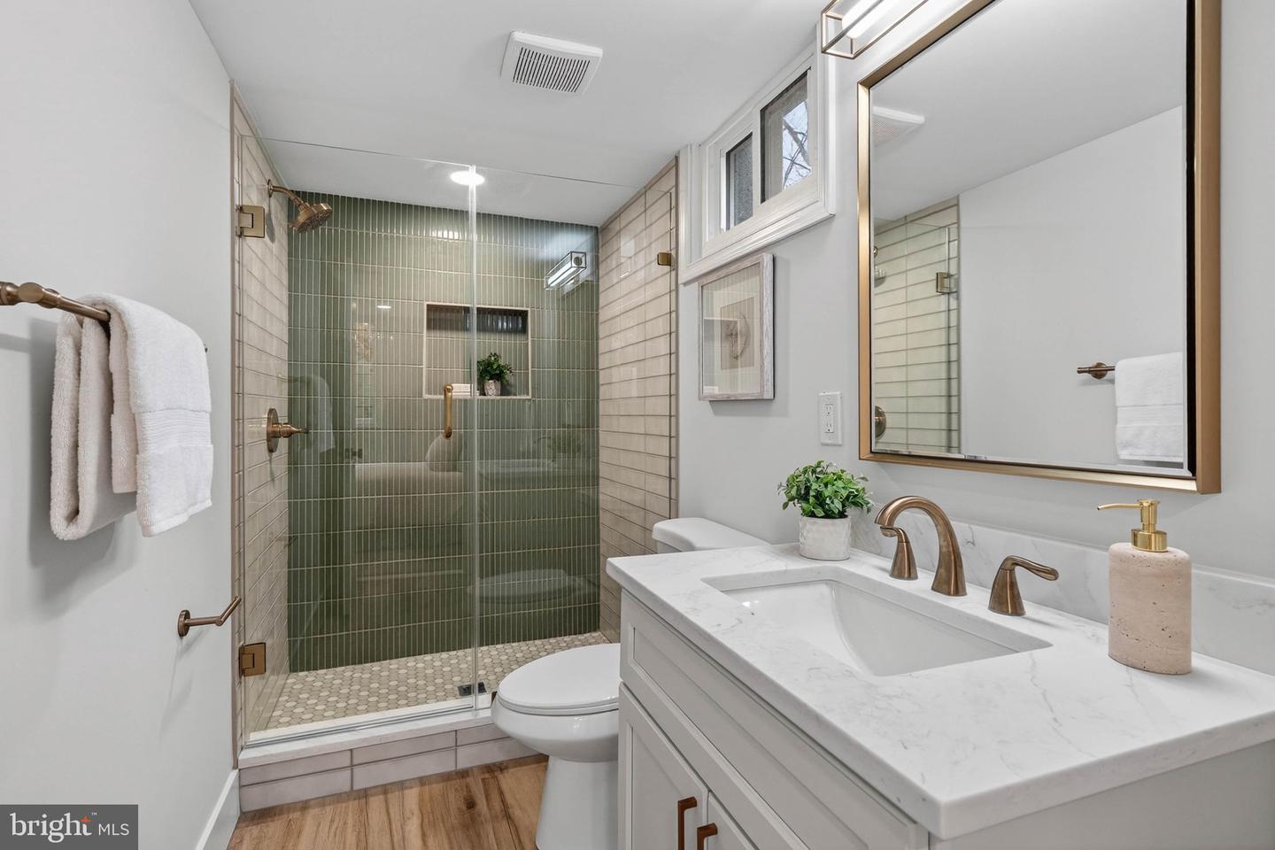 2678 OAKTON GLEN DR, VIENNA, Virginia 22181, 5 Bedrooms Bedrooms, ,3 BathroomsBathrooms,Residential,For sale,2678 OAKTON GLEN DR,VAFX2288252 MLS # VAFX2288252