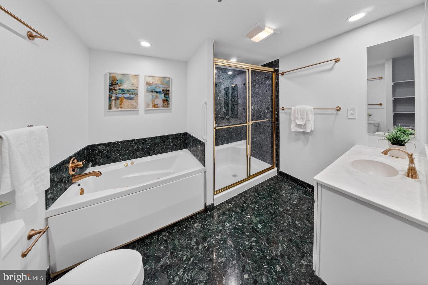 1276 N WAYNE ST #622, ARLINGTON, Virginia 22201, 3 Bedrooms Bedrooms, ,2 BathroomsBathrooms,Residential,For sale,1276 N WAYNE ST #622,VAAR2068298 MLS # VAAR2068298