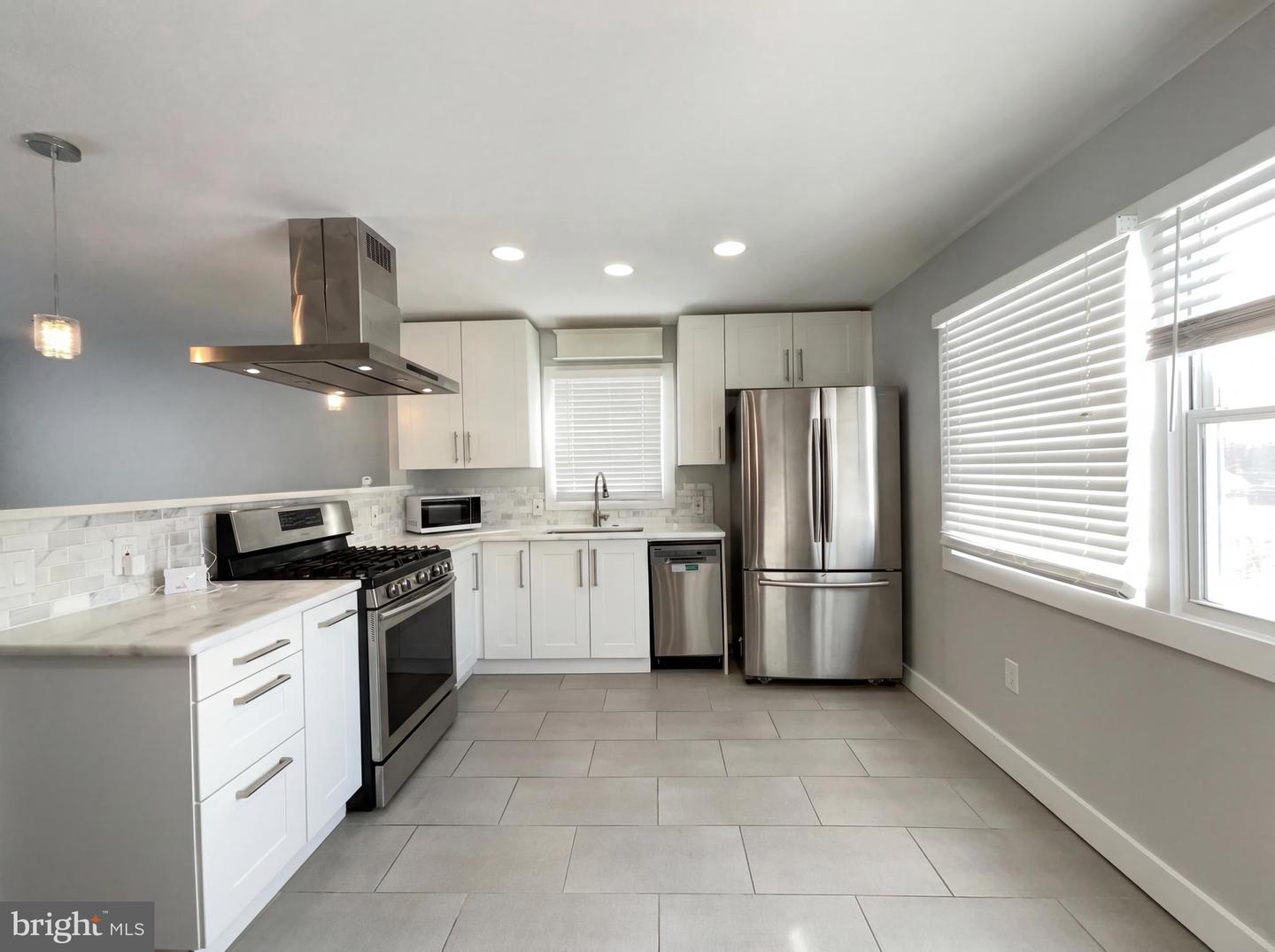 6515 CARRIAGE DR, ALEXANDRIA, Virginia 22310, 4 Bedrooms Bedrooms, ,3 BathroomsBathrooms,Residential,For sale,6515 CARRIAGE DR,VAFX2288468 MLS # VAFX2288468