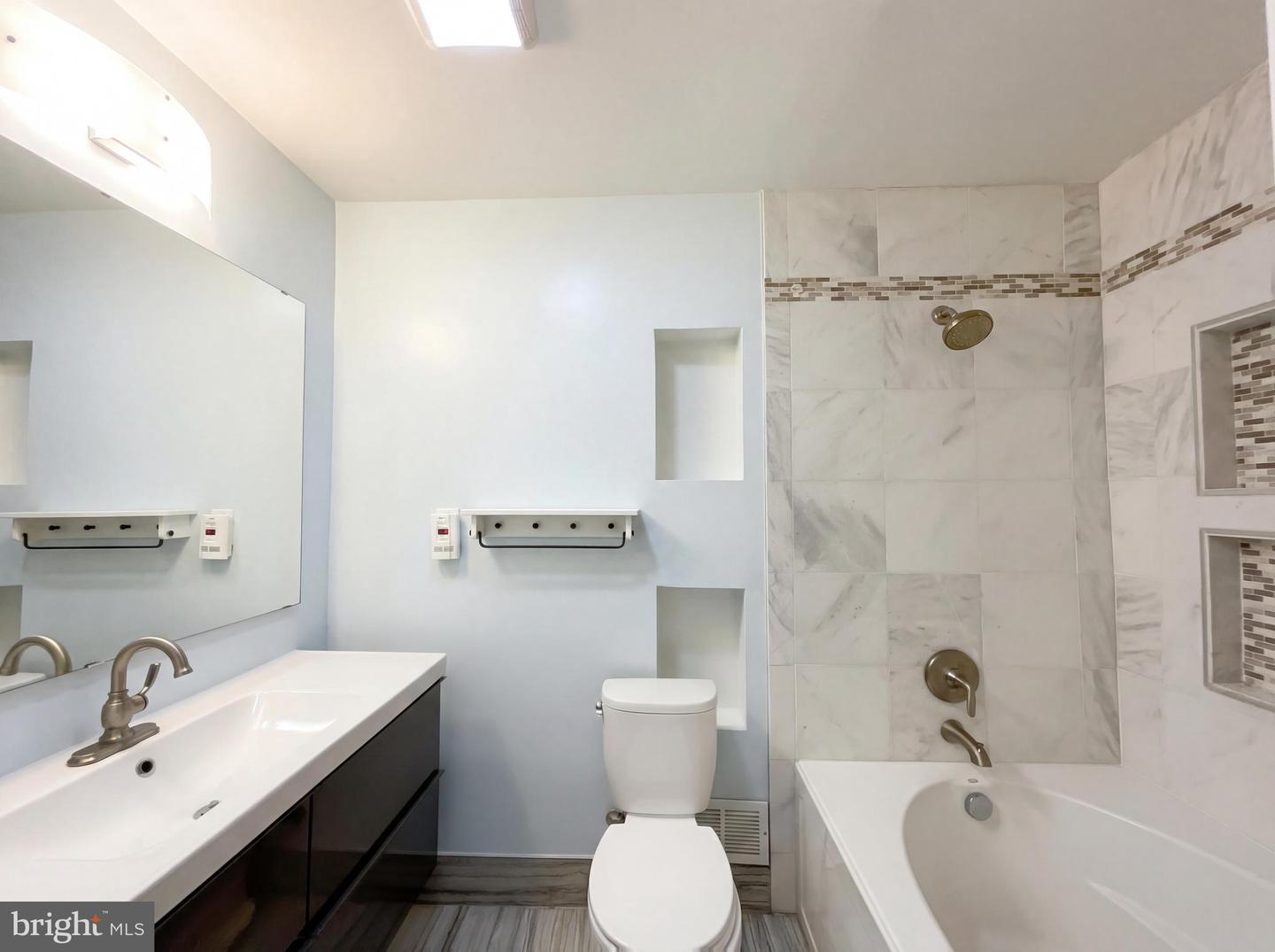 6515 CARRIAGE DR, ALEXANDRIA, Virginia 22310, 4 Bedrooms Bedrooms, ,3 BathroomsBathrooms,Residential,For sale,6515 CARRIAGE DR,VAFX2288468 MLS # VAFX2288468