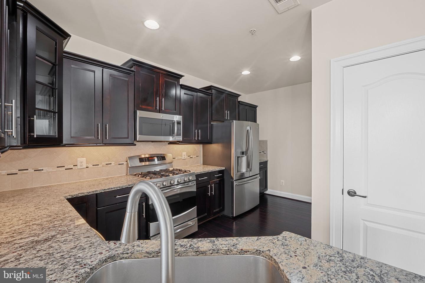 42612 HARDAGE TER, ASHBURN, Virginia 20148, 3 Bedrooms Bedrooms, ,2 BathroomsBathrooms,Residential,For sale,42612 HARDAGE TER,VALO2115072 MLS # VALO2115072