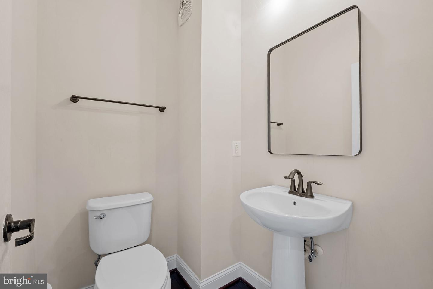 42612 HARDAGE TER, ASHBURN, Virginia 20148, 3 Bedrooms Bedrooms, ,2 BathroomsBathrooms,Residential,For sale,42612 HARDAGE TER,VALO2115072 MLS # VALO2115072