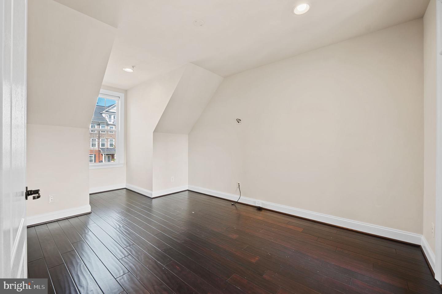 42612 HARDAGE TER, ASHBURN, Virginia 20148, 3 Bedrooms Bedrooms, ,2 BathroomsBathrooms,Residential,For sale,42612 HARDAGE TER,VALO2115072 MLS # VALO2115072