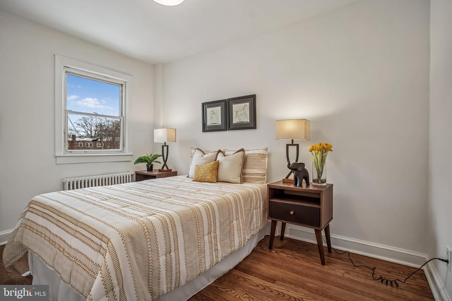 423 20TH ST NE, WASHINGTON, District Of Columbia 20002, 2 Bedrooms Bedrooms, ,1 BathroomBathrooms,Residential,For sale,423 20TH ST NE,DCDC2244410 MLS # DCDC2244410