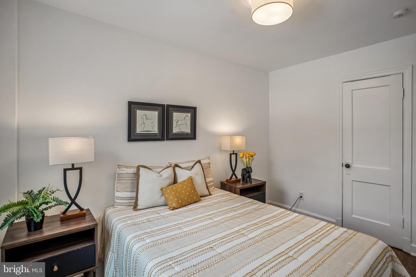 423 20TH ST NE, WASHINGTON, District Of Columbia 20002, 2 Bedrooms Bedrooms, ,1 BathroomBathrooms,Residential,For sale,423 20TH ST NE,DCDC2244410 MLS # DCDC2244410