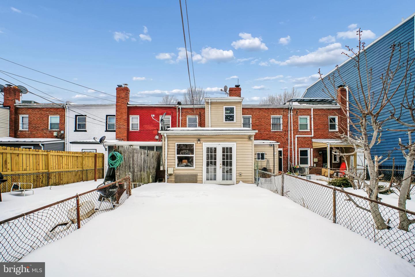 423 20TH ST NE, WASHINGTON, District Of Columbia 20002, 2 Bedrooms Bedrooms, ,1 BathroomBathrooms,Residential,For sale,423 20TH ST NE,DCDC2244410 MLS # DCDC2244410