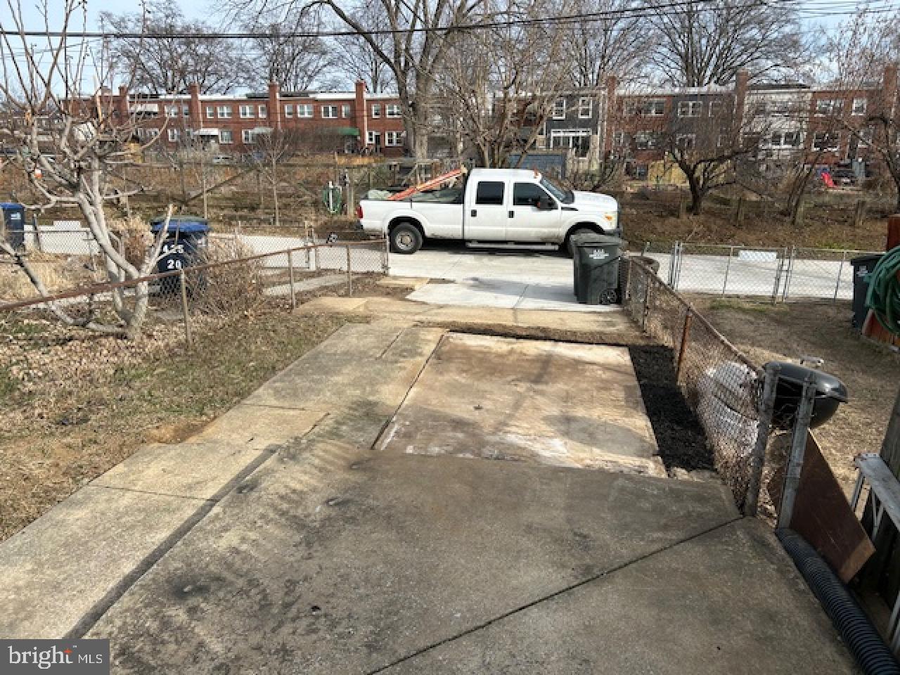 423 20TH ST NE, WASHINGTON, District Of Columbia 20002, 2 Bedrooms Bedrooms, ,1 BathroomBathrooms,Residential,For sale,423 20TH ST NE,DCDC2244410 MLS # DCDC2244410