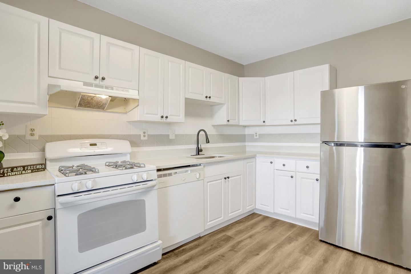 3705 S GEORGE MASON DR #2009S, FALLS CHURCH, Virginia 22041, 2 Bedrooms Bedrooms, ,2 BathroomsBathrooms,Residential,For sale,3705 S GEORGE MASON DR #2009S,VAFX2288728 MLS # VAFX2288728