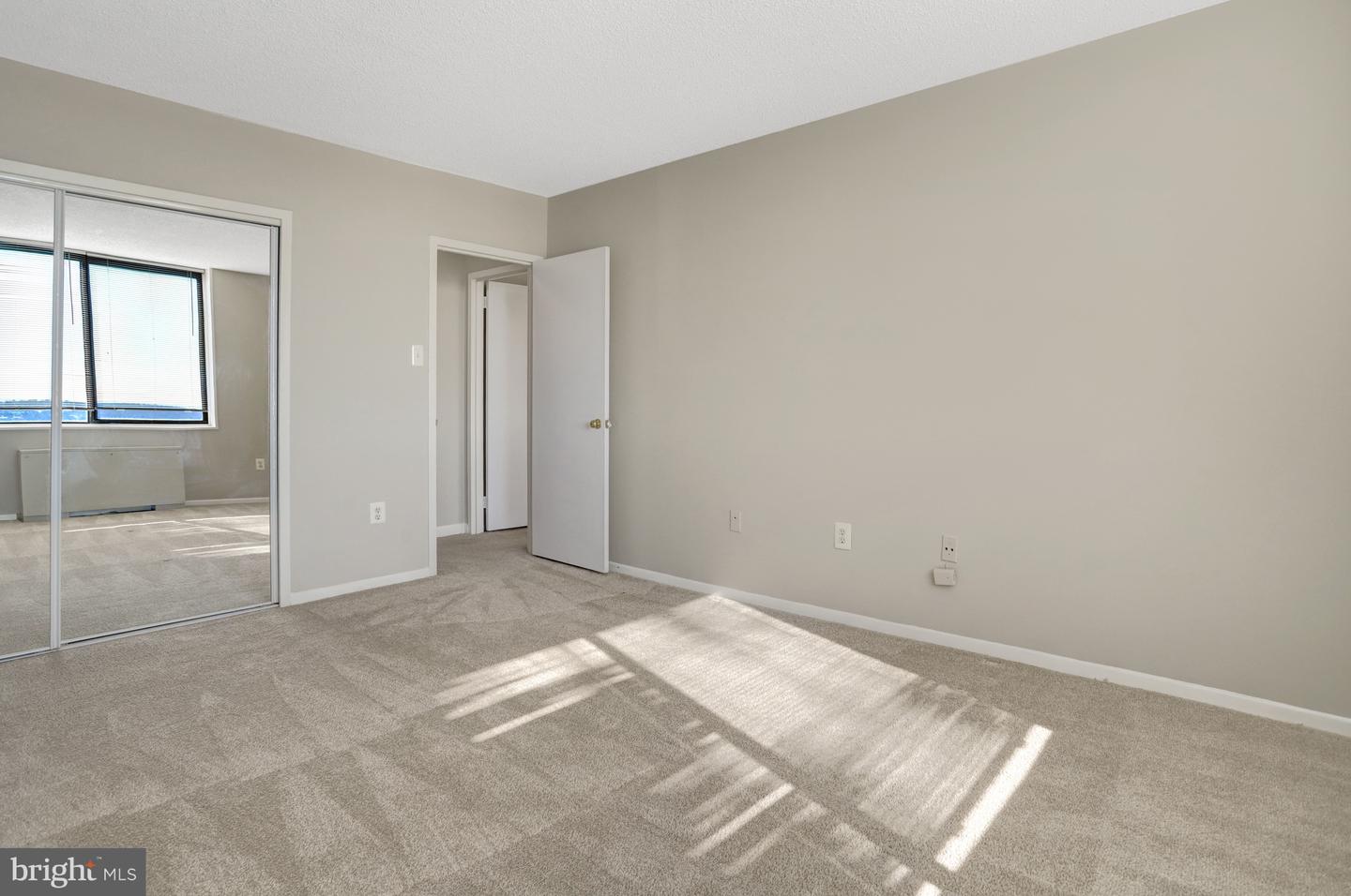 3705 S GEORGE MASON DR #2009S, FALLS CHURCH, Virginia 22041, 2 Bedrooms Bedrooms, ,2 BathroomsBathrooms,Residential,For sale,3705 S GEORGE MASON DR #2009S,VAFX2288728 MLS # VAFX2288728