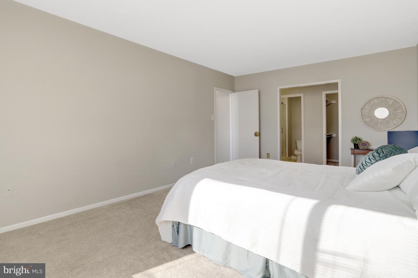 3705 S GEORGE MASON DR #2009S, FALLS CHURCH, Virginia 22041, 2 Bedrooms Bedrooms, ,2 BathroomsBathrooms,Residential,For sale,3705 S GEORGE MASON DR #2009S,VAFX2288728 MLS # VAFX2288728