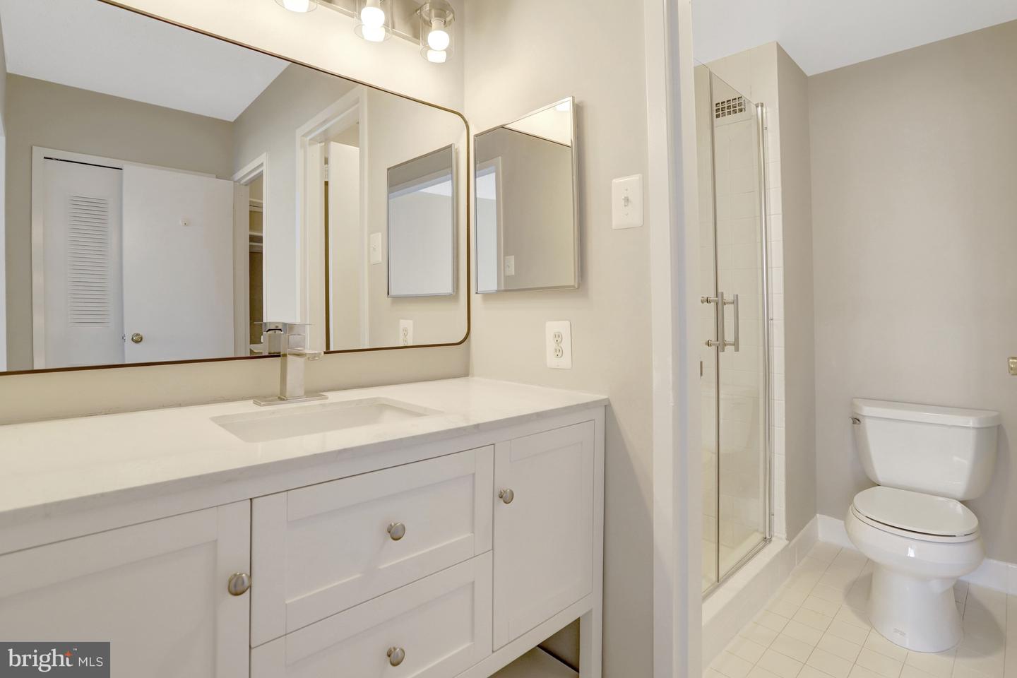 3705 S GEORGE MASON DR #2009S, FALLS CHURCH, Virginia 22041, 2 Bedrooms Bedrooms, ,2 BathroomsBathrooms,Residential,For sale,3705 S GEORGE MASON DR #2009S,VAFX2288728 MLS # VAFX2288728