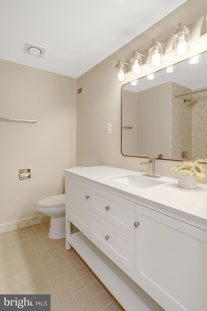 3705 S GEORGE MASON DR #2009S, FALLS CHURCH, Virginia 22041, 2 Bedrooms Bedrooms, ,2 BathroomsBathrooms,Residential,For sale,3705 S GEORGE MASON DR #2009S,VAFX2288728 MLS # VAFX2288728