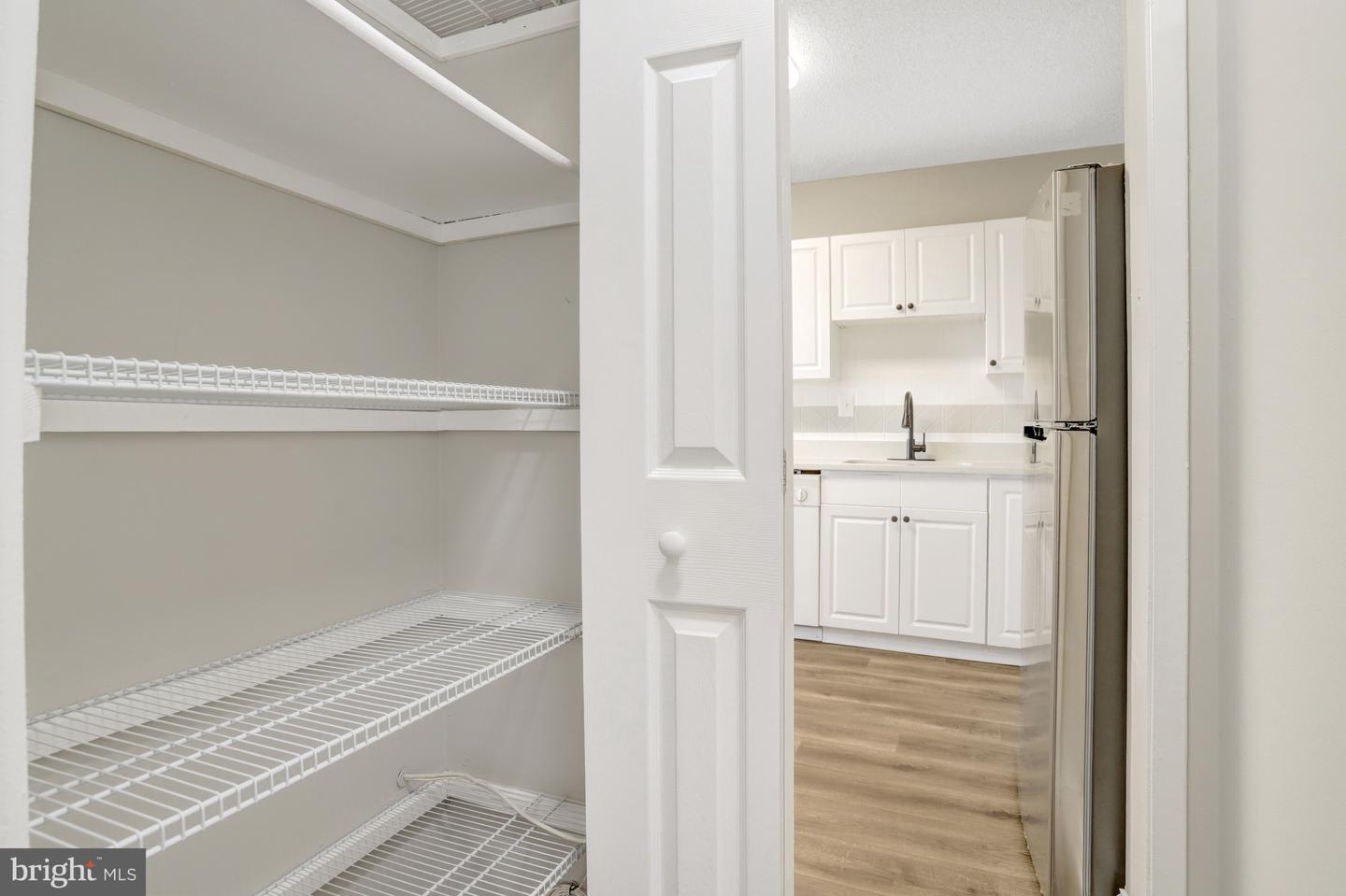 3705 S GEORGE MASON DR #2009S, FALLS CHURCH, Virginia 22041, 2 Bedrooms Bedrooms, ,2 BathroomsBathrooms,Residential,For sale,3705 S GEORGE MASON DR #2009S,VAFX2288728 MLS # VAFX2288728