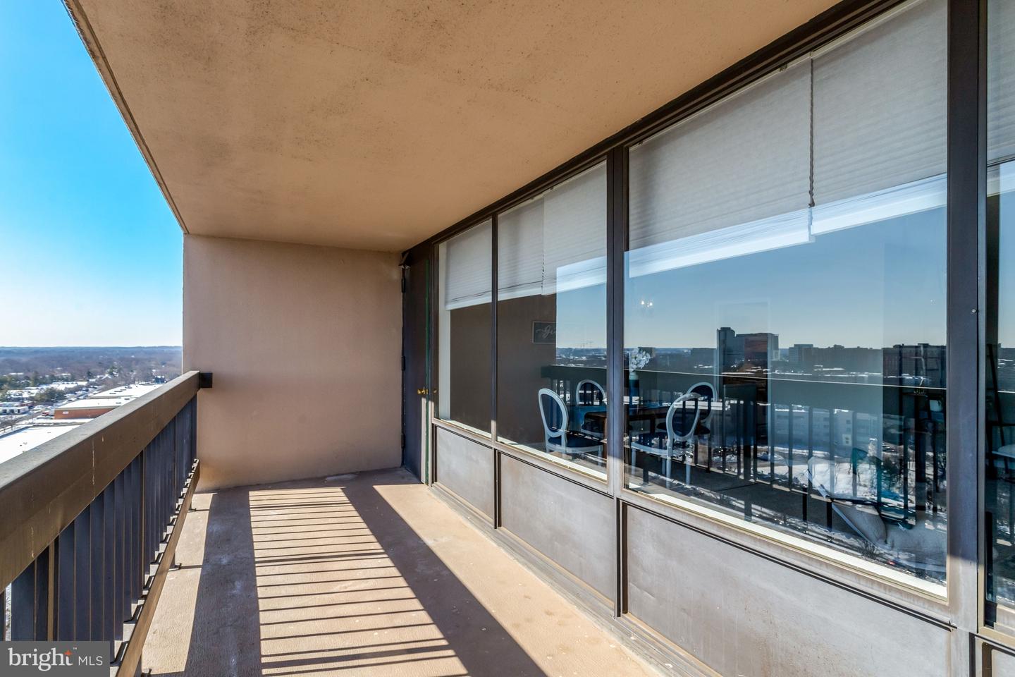 3705 S GEORGE MASON DR #2009S, FALLS CHURCH, Virginia 22041, 2 Bedrooms Bedrooms, ,2 BathroomsBathrooms,Residential,For sale,3705 S GEORGE MASON DR #2009S,VAFX2288728 MLS # VAFX2288728