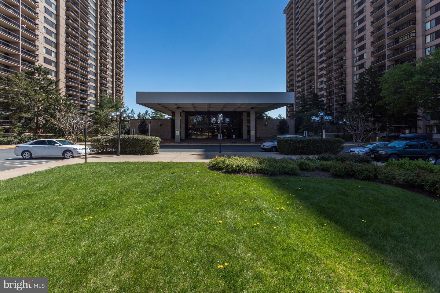 3705 S GEORGE MASON DR #2009S, FALLS CHURCH, Virginia 22041, 2 Bedrooms Bedrooms, ,2 BathroomsBathrooms,Residential,For sale,3705 S GEORGE MASON DR #2009S,VAFX2288728 MLS # VAFX2288728