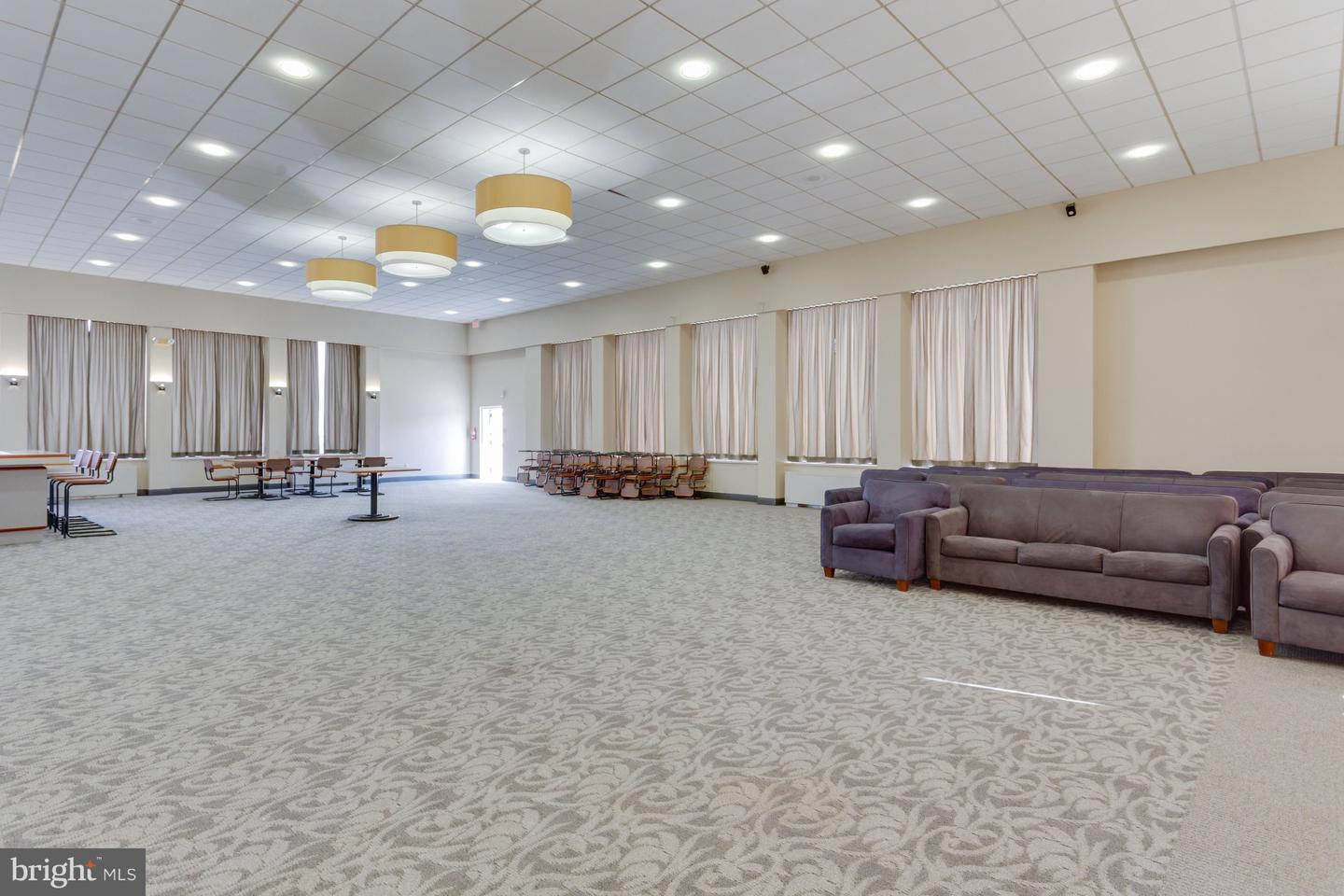 3705 S GEORGE MASON DR #2009S, FALLS CHURCH, Virginia 22041, 2 Bedrooms Bedrooms, ,2 BathroomsBathrooms,Residential,For sale,3705 S GEORGE MASON DR #2009S,VAFX2288728 MLS # VAFX2288728