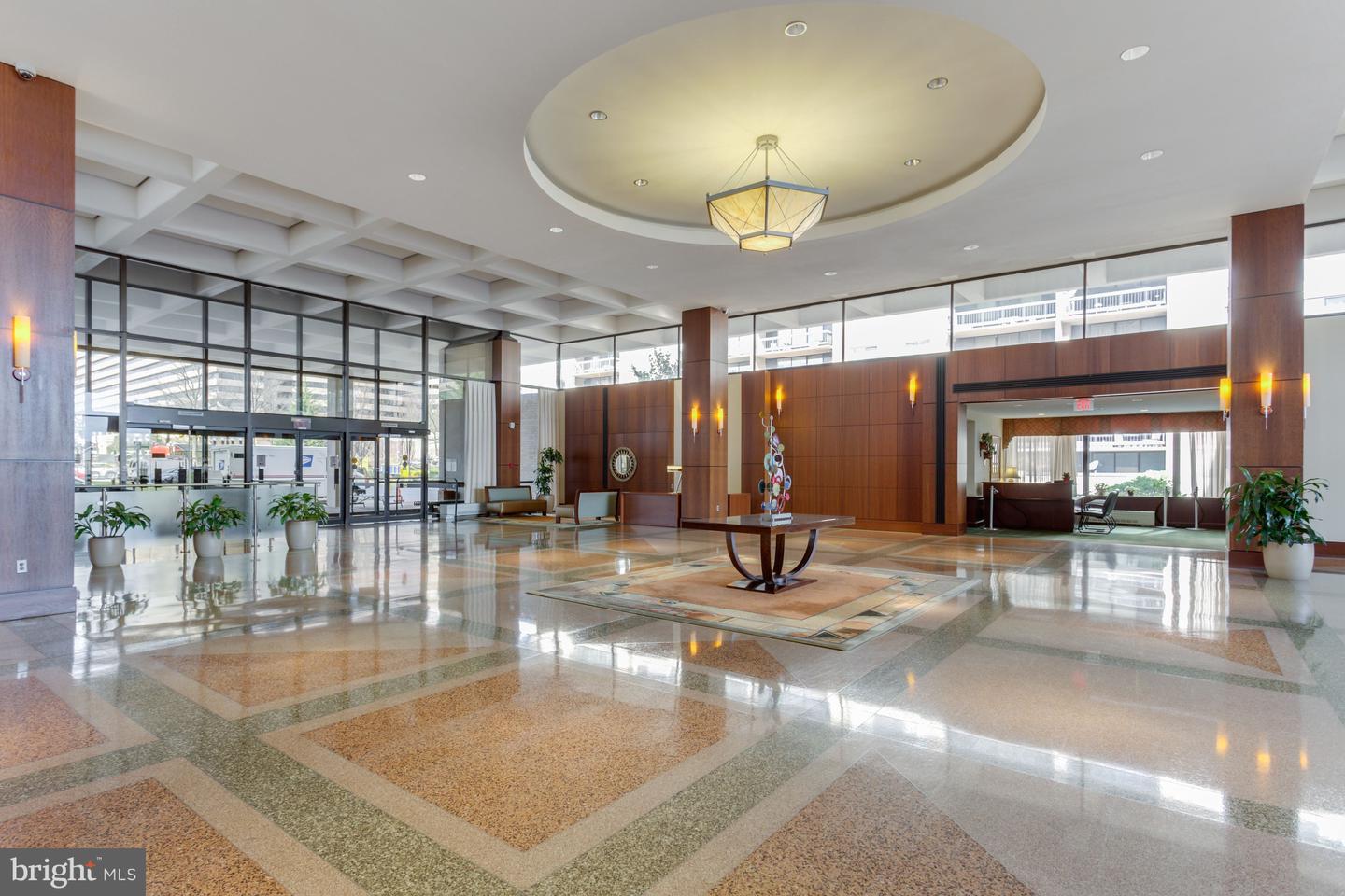 3705 S GEORGE MASON DR #2009S, FALLS CHURCH, Virginia 22041, 2 Bedrooms Bedrooms, ,2 BathroomsBathrooms,Residential,For sale,3705 S GEORGE MASON DR #2009S,VAFX2288728 MLS # VAFX2288728