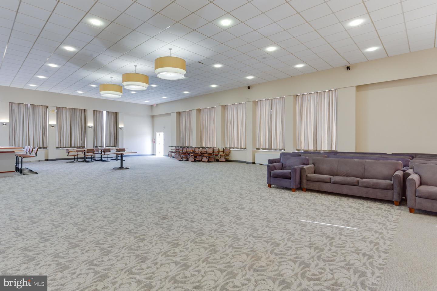 3705 S GEORGE MASON DR #2009S, FALLS CHURCH, Virginia 22041, 2 Bedrooms Bedrooms, ,2 BathroomsBathrooms,Residential,For sale,3705 S GEORGE MASON DR #2009S,VAFX2288728 MLS # VAFX2288728