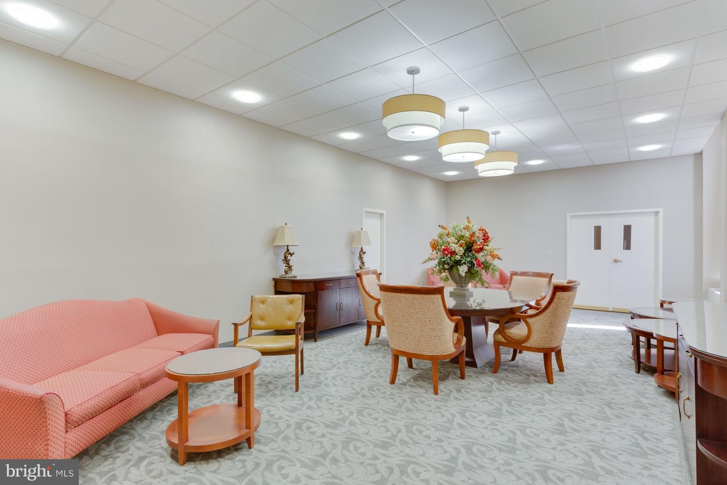 3705 S GEORGE MASON DR #2009S, FALLS CHURCH, Virginia 22041, 2 Bedrooms Bedrooms, ,2 BathroomsBathrooms,Residential,For sale,3705 S GEORGE MASON DR #2009S,VAFX2288728 MLS # VAFX2288728