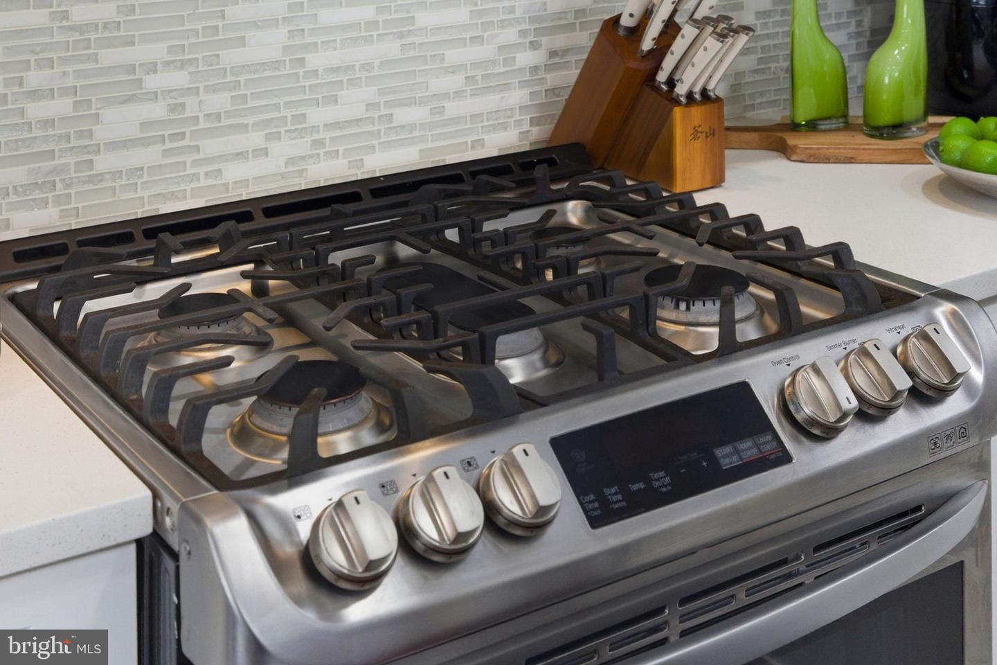 6728 HOPEWELL AVE, SPRINGFIELD, Virginia 22151, 4 Bedrooms Bedrooms, ,2 BathroomsBathrooms,Residential,For sale,6728 HOPEWELL AVE,VAFX2288756 MLS # VAFX2288756