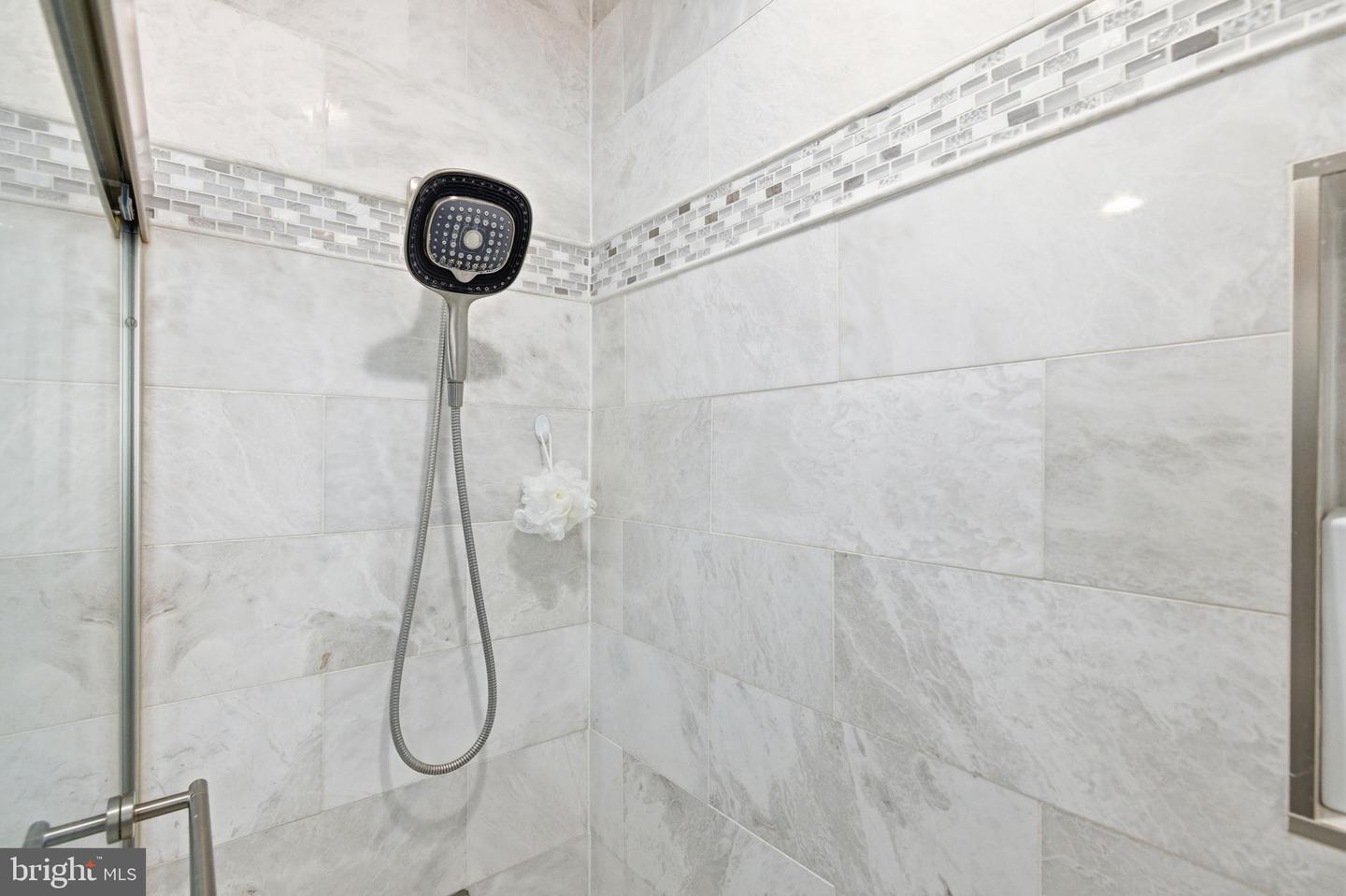 6728 HOPEWELL AVE, SPRINGFIELD, Virginia 22151, 4 Bedrooms Bedrooms, ,2 BathroomsBathrooms,Residential,For sale,6728 HOPEWELL AVE,VAFX2288756 MLS # VAFX2288756