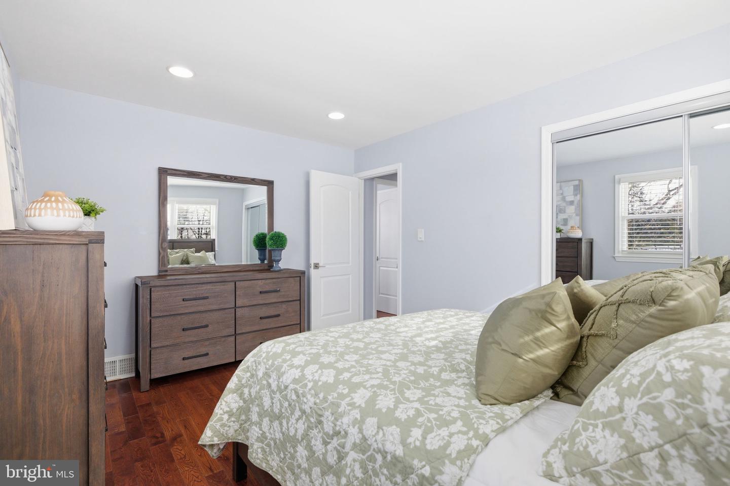 6728 HOPEWELL AVE, SPRINGFIELD, Virginia 22151, 4 Bedrooms Bedrooms, ,2 BathroomsBathrooms,Residential,For sale,6728 HOPEWELL AVE,VAFX2288756 MLS # VAFX2288756