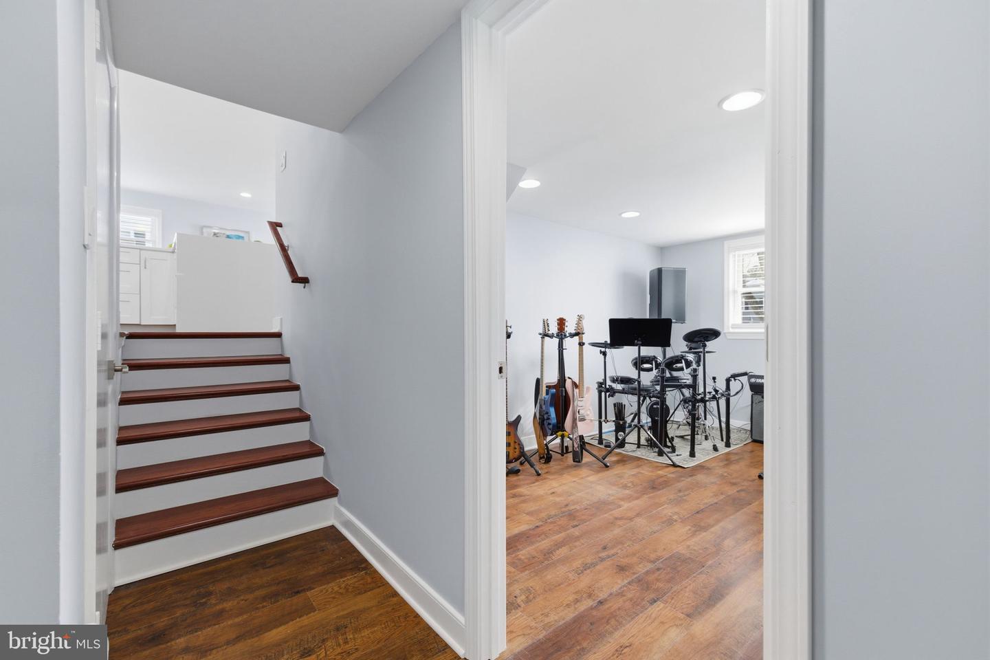 6728 HOPEWELL AVE, SPRINGFIELD, Virginia 22151, 4 Bedrooms Bedrooms, ,2 BathroomsBathrooms,Residential,For sale,6728 HOPEWELL AVE,VAFX2288756 MLS # VAFX2288756