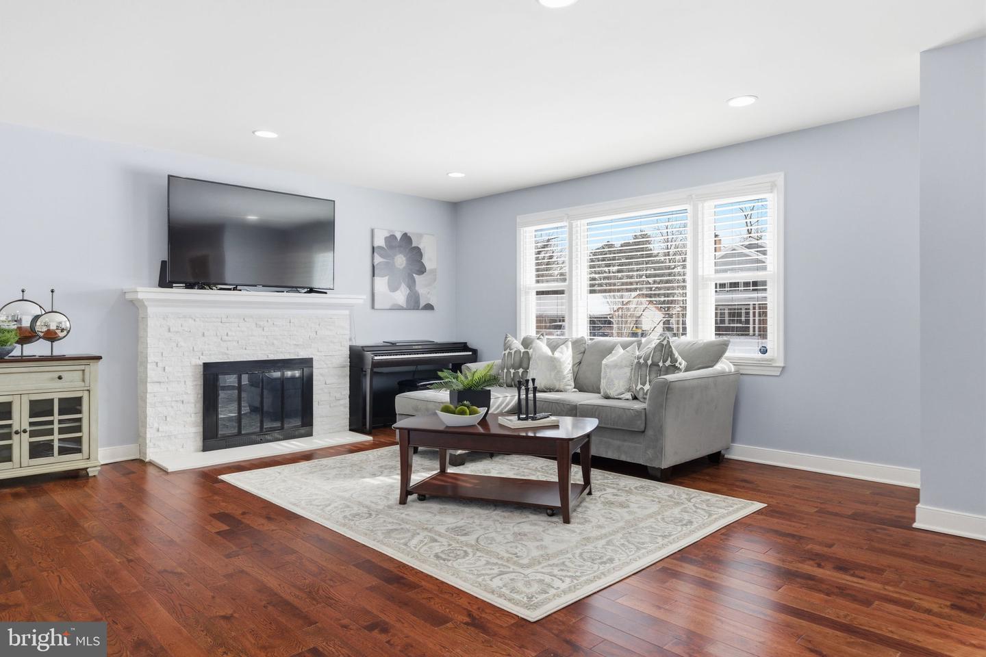 6728 HOPEWELL AVE, SPRINGFIELD, Virginia 22151, 4 Bedrooms Bedrooms, ,2 BathroomsBathrooms,Residential,For sale,6728 HOPEWELL AVE,VAFX2288756 MLS # VAFX2288756