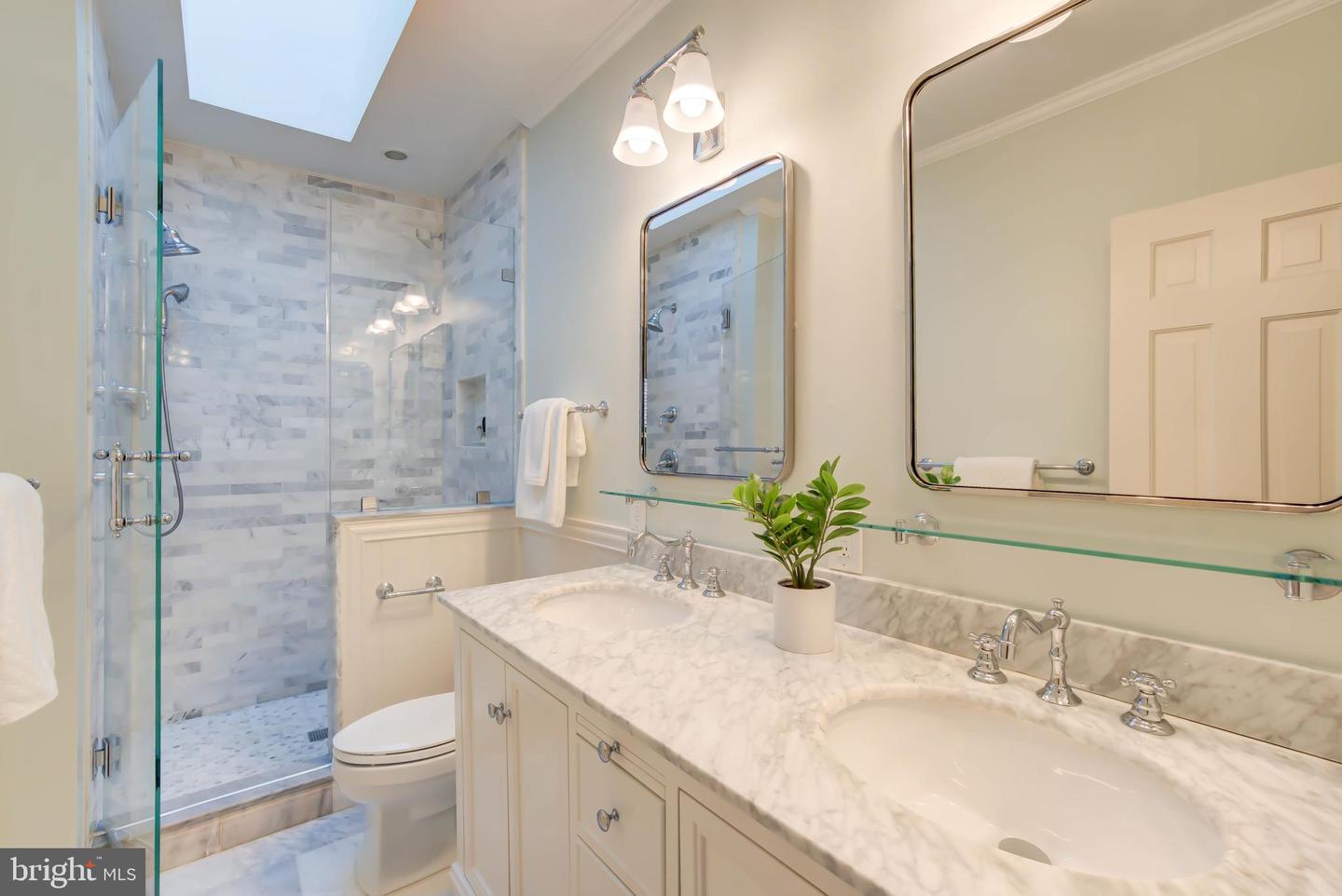 129 E ST SE, WASHINGTON, District Of Columbia 20003, 2 Bedrooms Bedrooms, ,2 BathroomsBathrooms,Residential,For sale,129 E ST SE,DCDC2244454 MLS # DCDC2244454