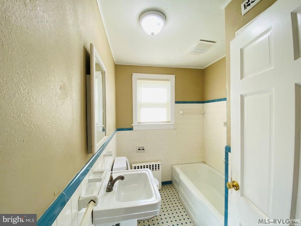 190 MAIN ST, BRODNAX, Virginia 23920, 4 Bedrooms Bedrooms, 13 Rooms Rooms,2 BathroomsBathrooms,Residential,For sale,190 MAIN ST,VABW2000098 MLS # VABW2000098