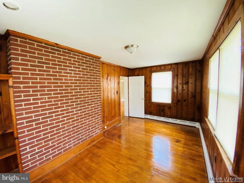 190 MAIN ST, BRODNAX, Virginia 23920, 4 Bedrooms Bedrooms, 13 Rooms Rooms,2 BathroomsBathrooms,Residential,For sale,190 MAIN ST,VABW2000098 MLS # VABW2000098