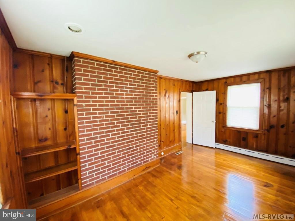 190 MAIN ST, BRODNAX, Virginia 23920, 4 Bedrooms Bedrooms, 13 Rooms Rooms,2 BathroomsBathrooms,Residential,For sale,190 MAIN ST,VABW2000098 MLS # VABW2000098