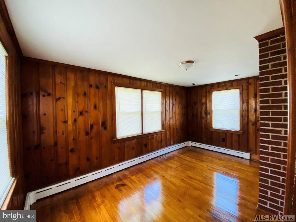 190 MAIN ST, BRODNAX, Virginia 23920, 4 Bedrooms Bedrooms, 13 Rooms Rooms,2 BathroomsBathrooms,Residential,For sale,190 MAIN ST,VABW2000098 MLS # VABW2000098