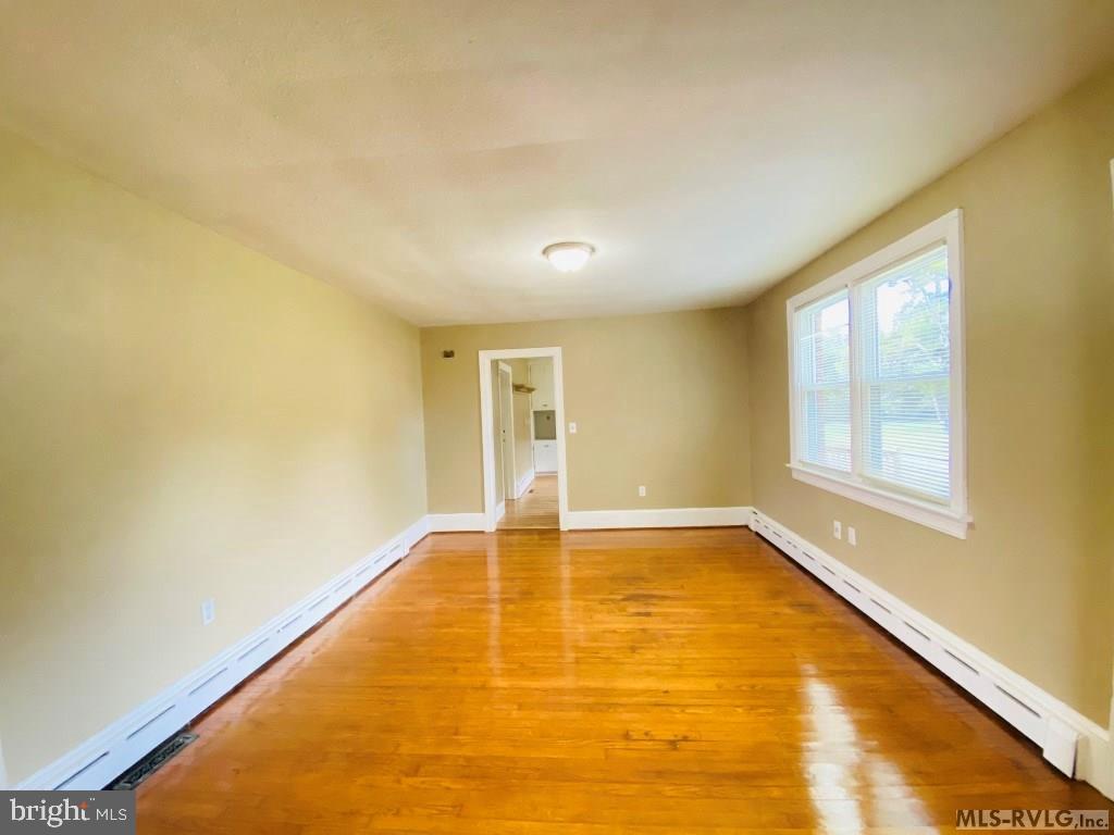 190 MAIN ST, BRODNAX, Virginia 23920, 4 Bedrooms Bedrooms, 13 Rooms Rooms,2 BathroomsBathrooms,Residential,For sale,190 MAIN ST,VABW2000098 MLS # VABW2000098