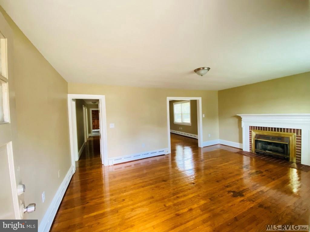 190 MAIN ST, BRODNAX, Virginia 23920, 4 Bedrooms Bedrooms, 13 Rooms Rooms,2 BathroomsBathrooms,Residential,For sale,190 MAIN ST,VABW2000098 MLS # VABW2000098